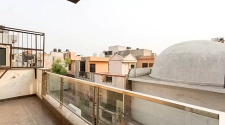 terrace area at house 1004 ed