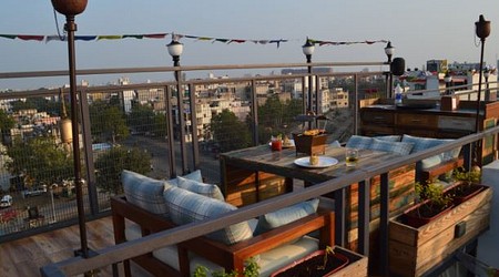 youniverse a perfect corporate party place