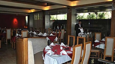 Courtyard Restaurant and Bar | Restaurant in Azad Nagar, Mumbai