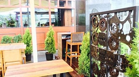 Effingut Brewerkz | Restaurant in Kharadi, Pune