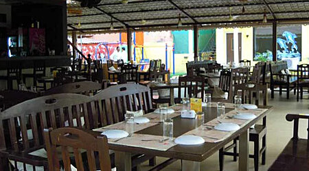 Farmhouse Garden Family Restaurant and Bar | Wedding Lawns in Vasai, Mumbai