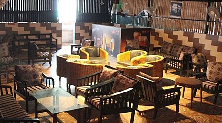 Hide Out Lounge And Cafe | Restaurant in Dhanori, Pune