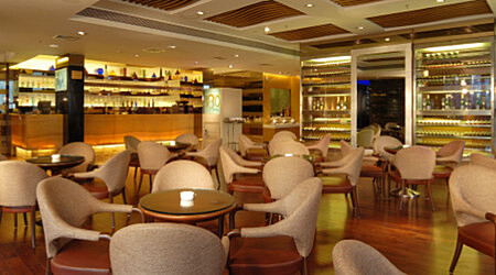 Liquid Lounge - Radisson | Restaurant in Goregaon West, Mumbai