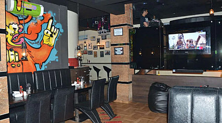 Reunion Bar and Kitchen | Restaurant in Dadar Shivaji Park, Mumbai