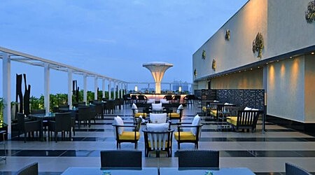 Smoke Shack - Park Plaza | Restaurant in Ballygunge, Kolkata