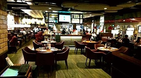 TGI Fridays | Restaurant in Elgin, Kolkata