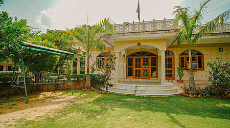 Farmhouse 400 | Farmhouse in Chattarpur, Delhi