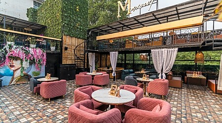 Maxout Experience Lounge & Bar | Restaurants in Adchini, Delhi