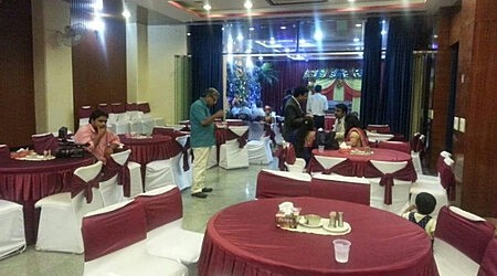 Qcent Pacific Inn | Banquet Halls in Sector 16, Gurgaon