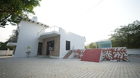 Farmhouse 7281 Sohna Road
