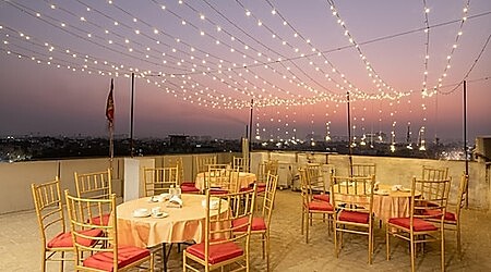 Hotel De Luxe | Banquet Halls in Basai road, Gurgaon