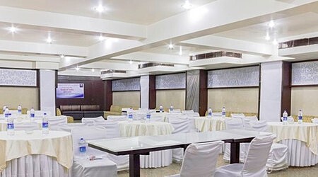 Treebo Bizotel Green | Banquet Halls in Sector 14, Gurgaon