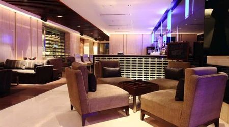 24 / 7 Bar- The Lalit New Delhi Barakhamba Road