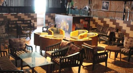 Hide Out Lounge And Cafe Dhanori