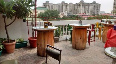 Nowhere Terrace Brewpub Cafe DLF Phase 4