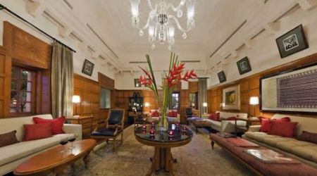 The Rajwada Library Bar - The Oberoi Rajvilas Agra Road