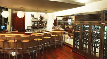 Tipplers Lounge - Four Points by Sheraton Vashi