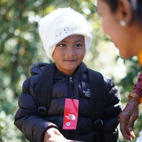 धादिङ | जाडोमा न्यानो कपडा वितरण कार्यक्रम – २०८२ - photo 3