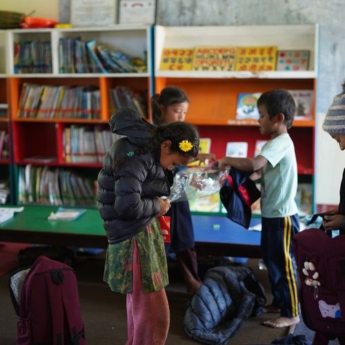 धादिङ | जाडोमा न्यानो कपडा वितरण कार्यक्रम – २०८२ - photo 45