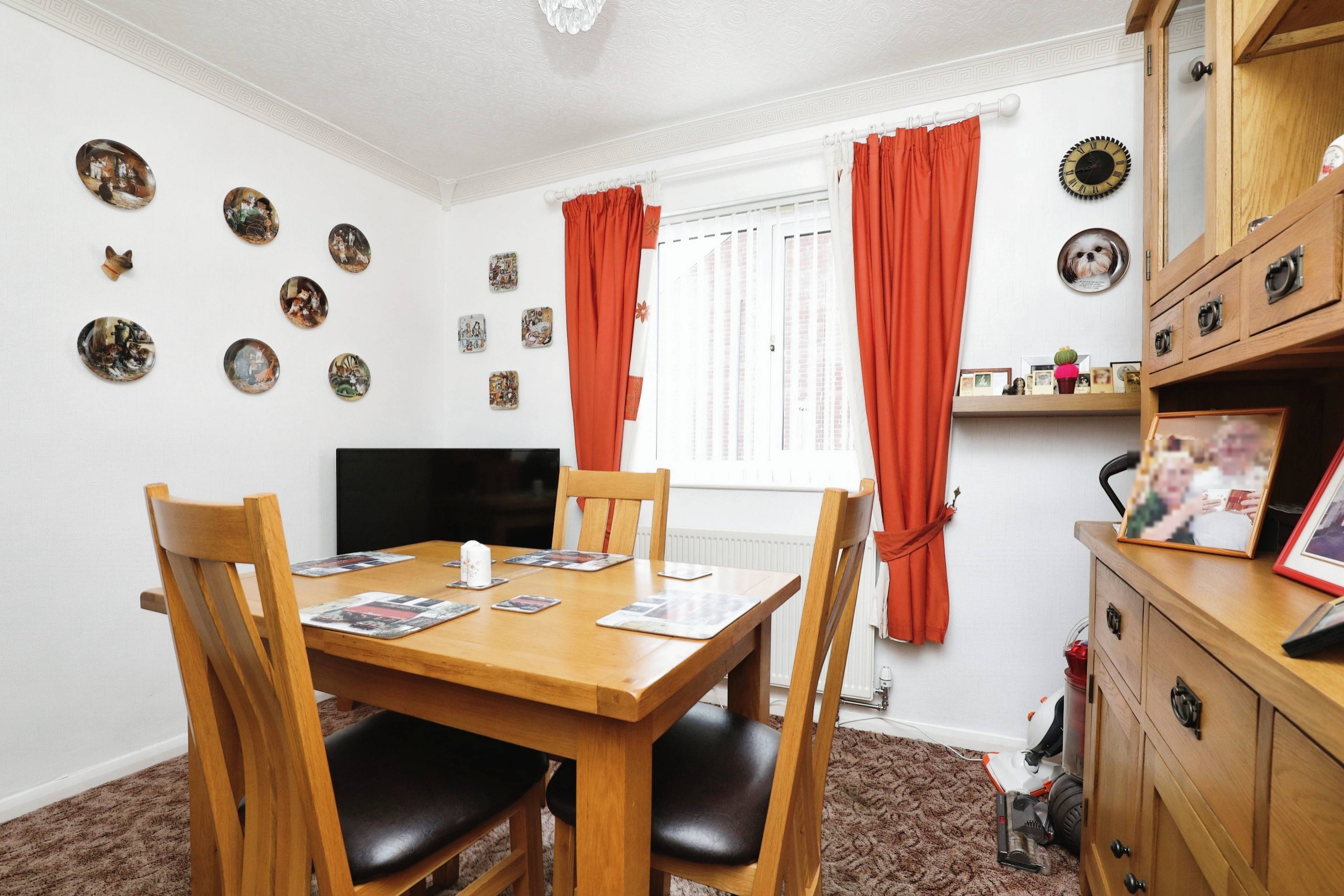 Dining Room/Bedroom