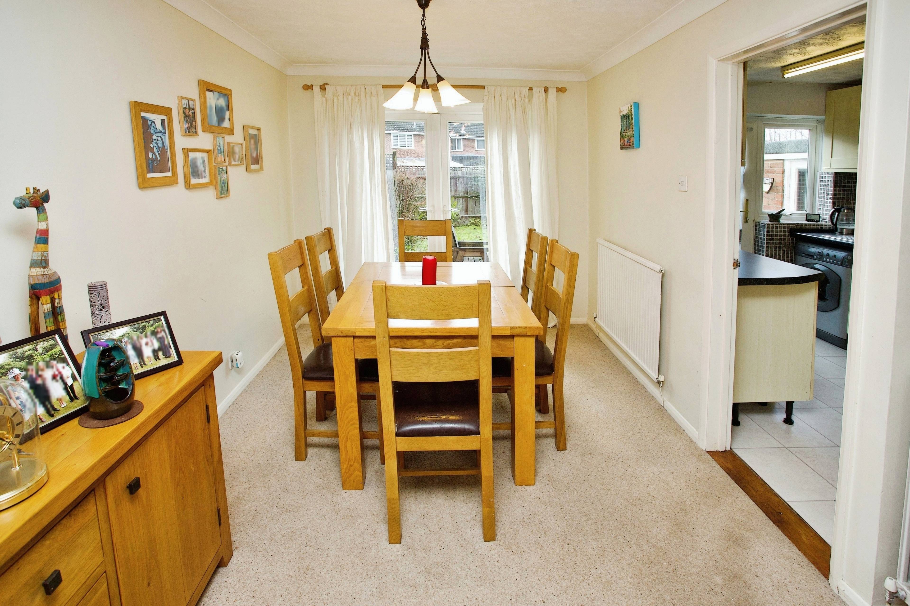 Lounge/Dining Room