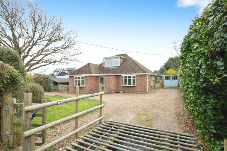3 bedroom detached bungalow
