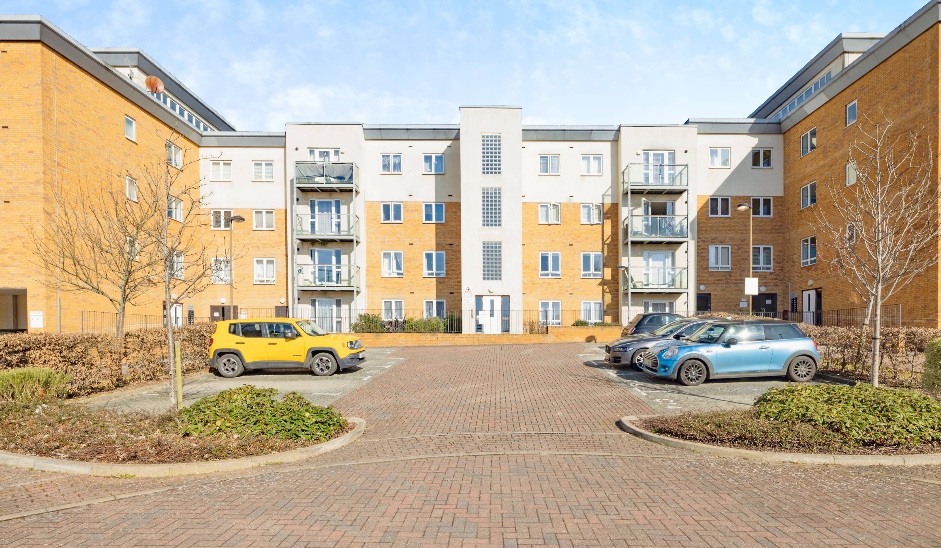 Todd Close, Borehamwood