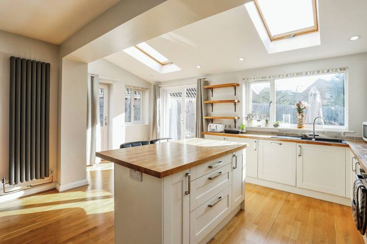 3 bedroom semi-detached house