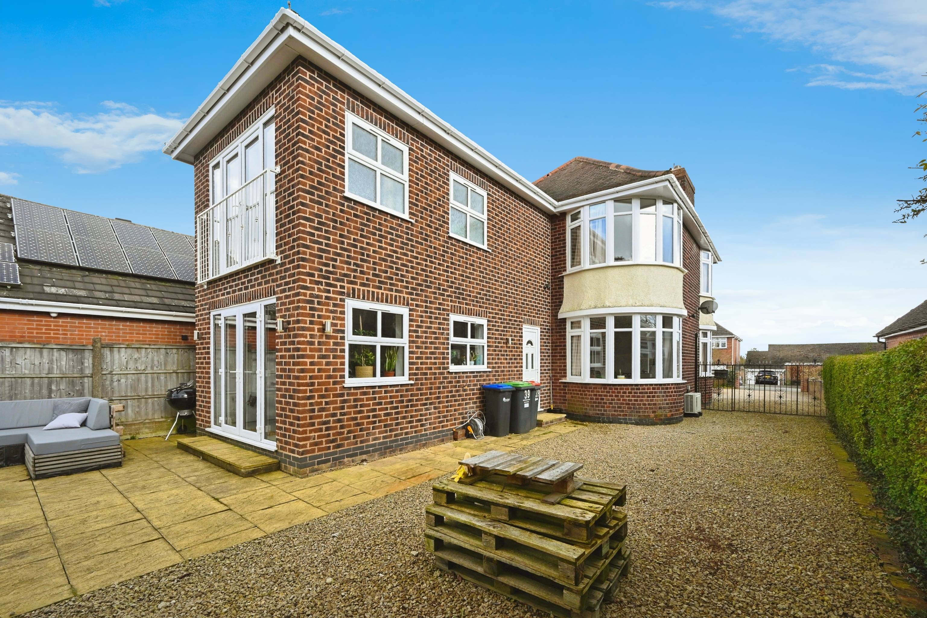 Thoresby Avenue