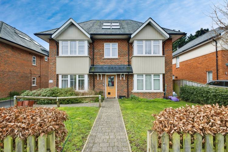 2 bedroom ground floor flat