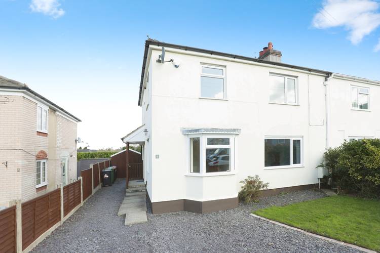 3 bedroom semi-detached house