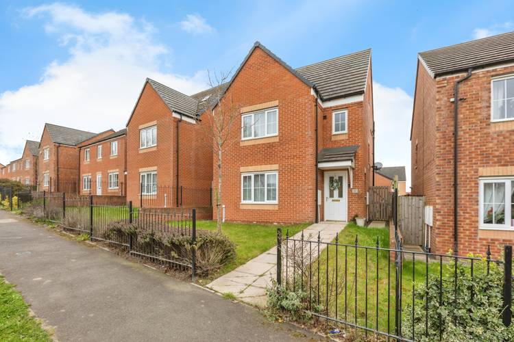 4 bedroom detached house