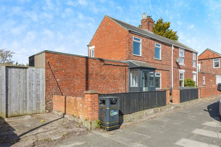 2 bedroom semi-detached house