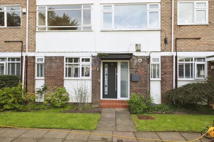 3 bedroom ground floor flat