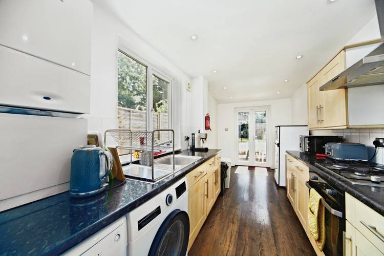 5 bedroom terraced house