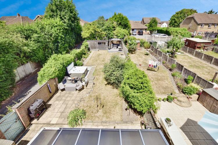 4 bedroom detached house