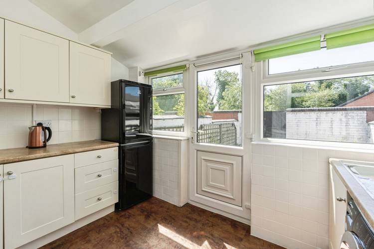 2 bedroom terraced house