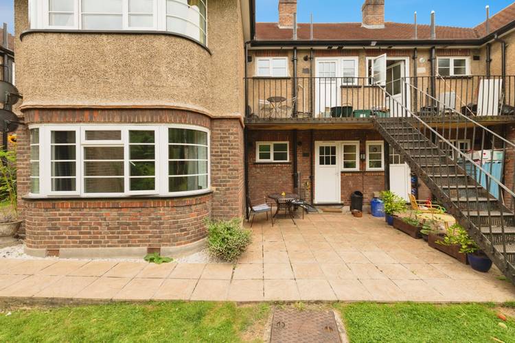 3 bedroom ground floor flat