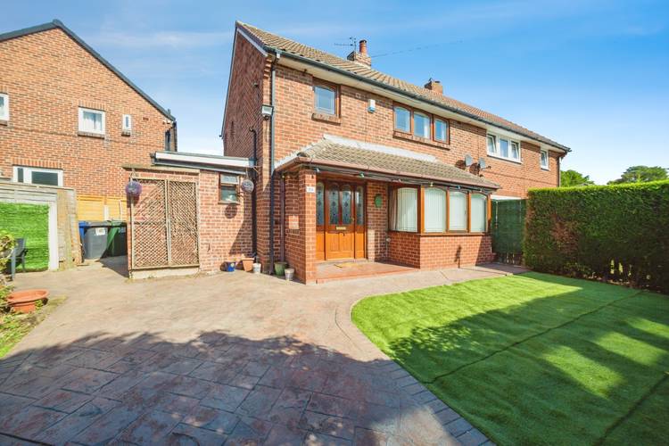 3 bedroom semi-detached house