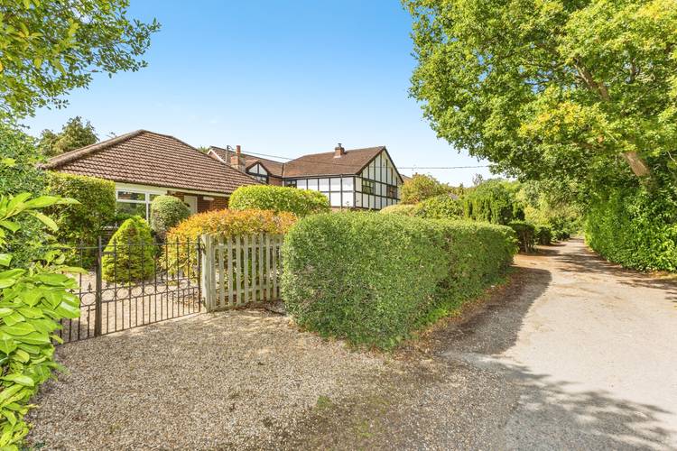 2 bedroom detached bungalow