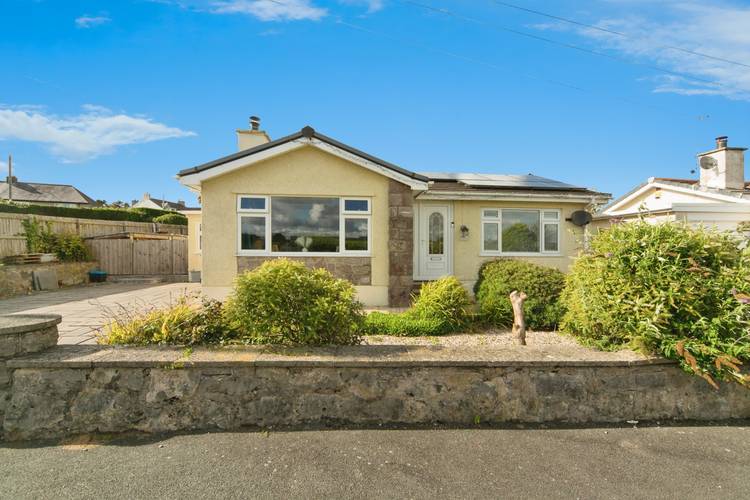 3 bedroom detached bungalow