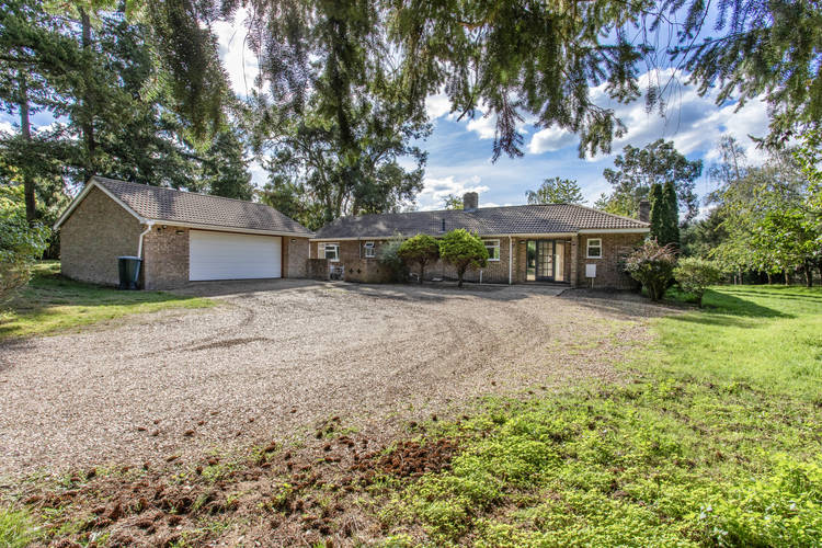 4 bedroom detached bungalow