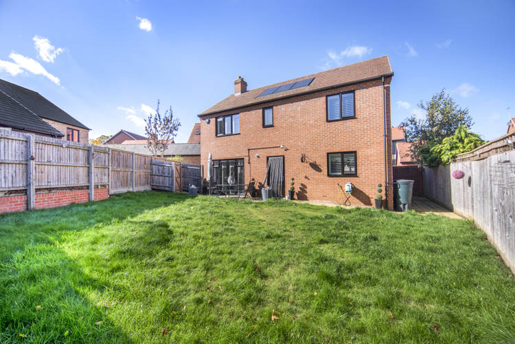 4 bedroom detached house