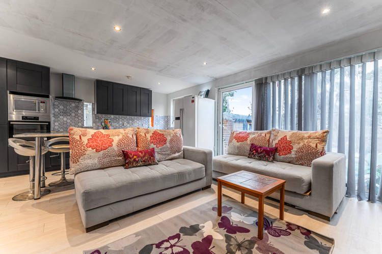 2 bedroom detached bungalow