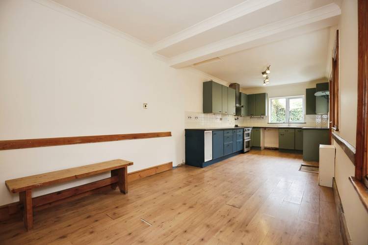 4 bedroom terraced house