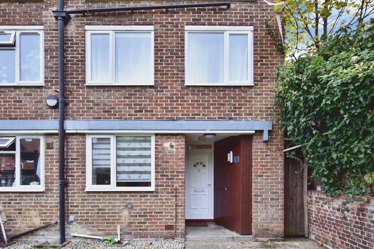 3 bedroom maisonette