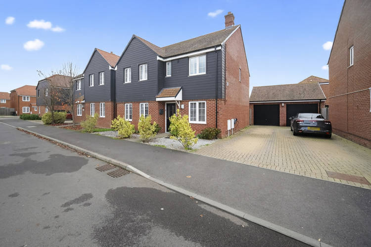 4 bedroom detached house