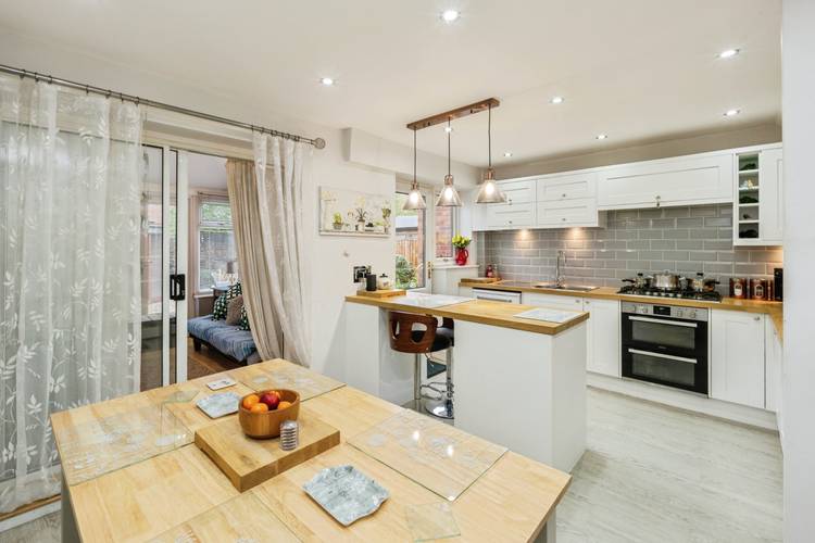 3 bedroom semi-detached house