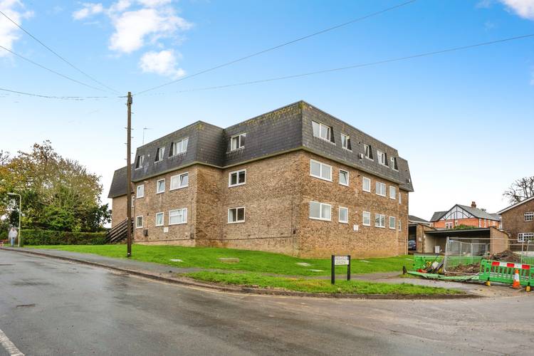 2 bedroom ground floor flat