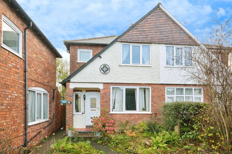 3 bedroom semi-detached house